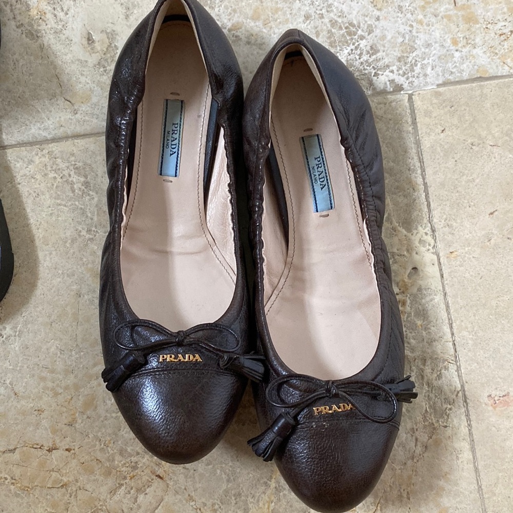 Prada ballet slippers 39